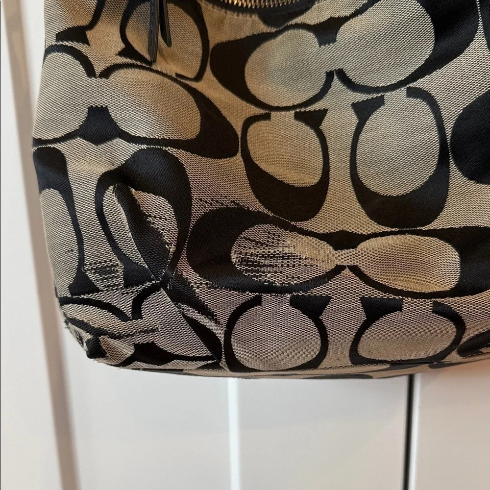 Coach Black and Brown Signature Shoulder Bag Slouchy worn purse designer
